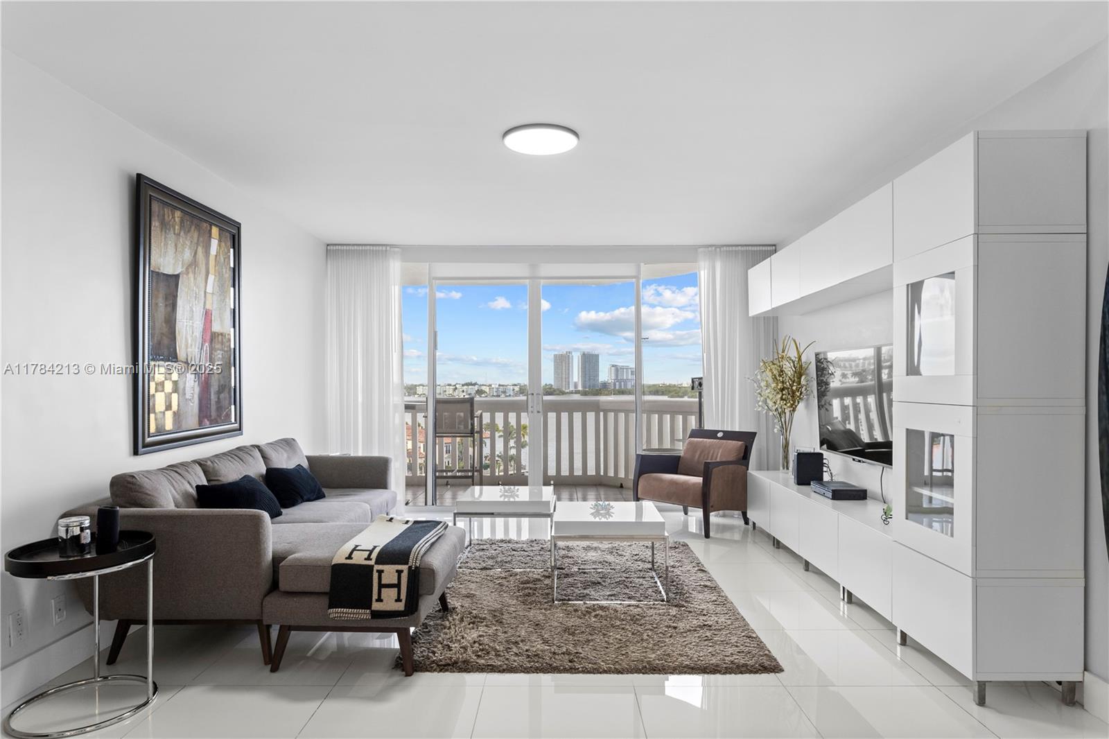 1000 W Island Blvd 812, Aventura, Miami-Dade County, Florida - 2 Bedrooms  
2 Bathrooms - 