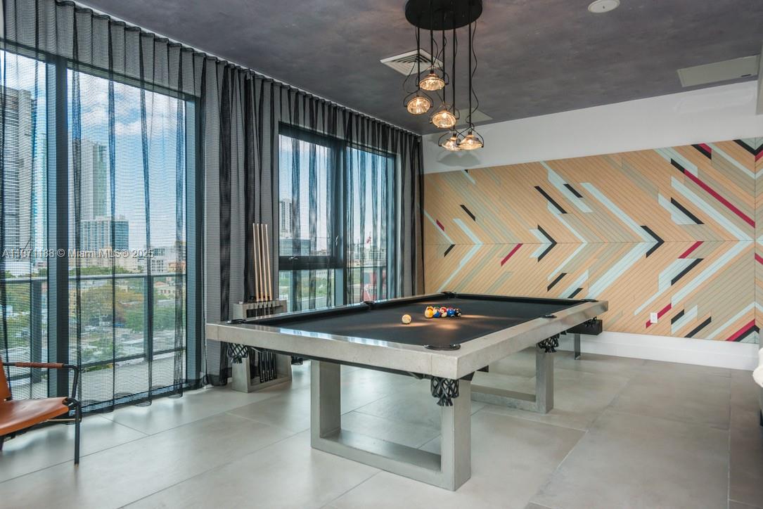 HYDE MIDTOWN - Residential