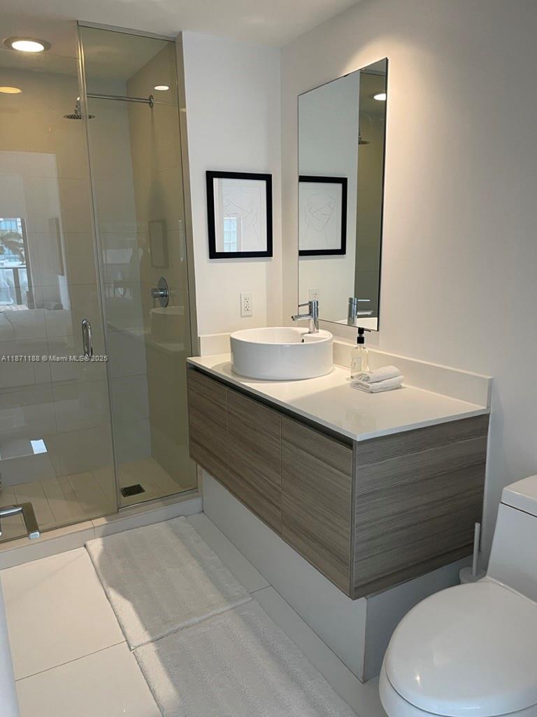 HYDE MIDTOWN - Residential