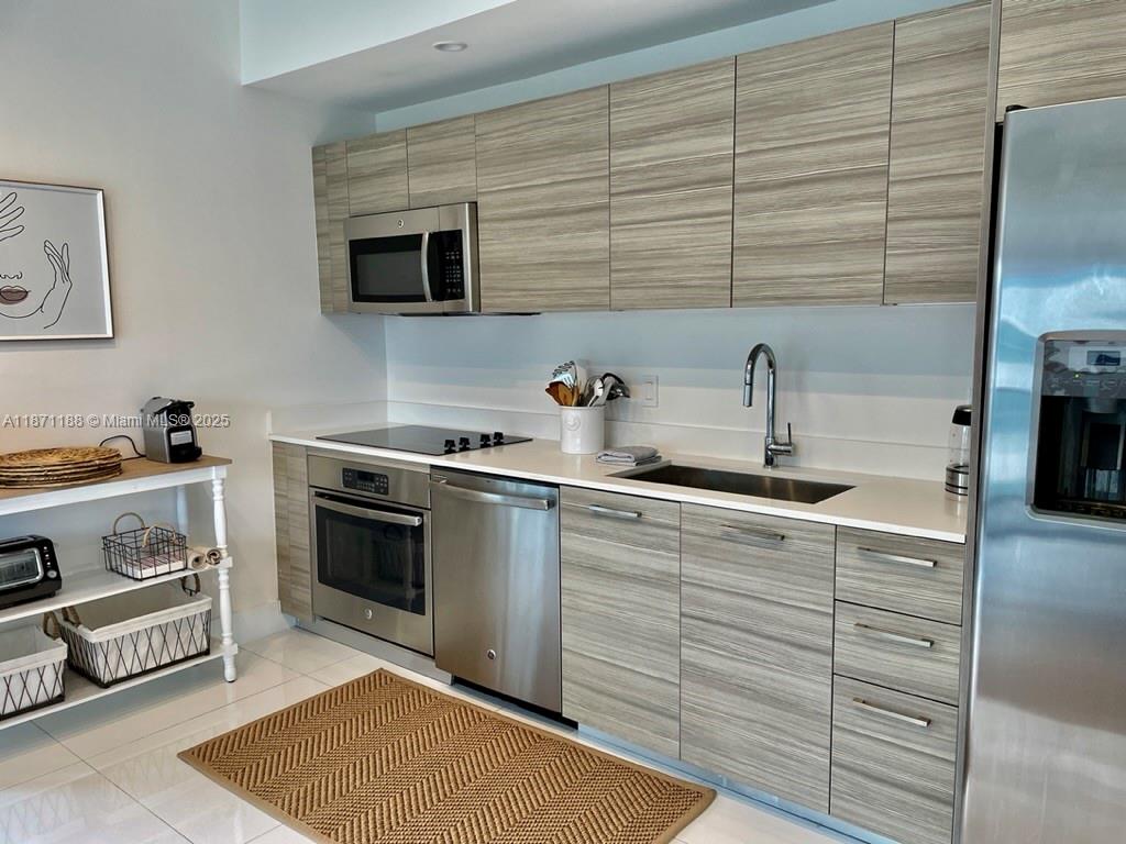 121 NE 34 ST 901