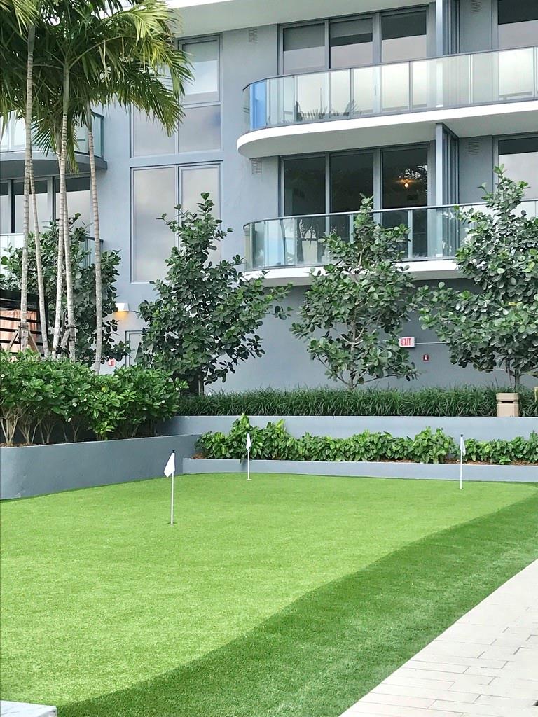 HYDE MIDTOWN - Residential