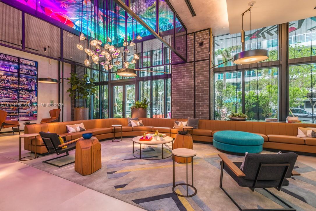 HYDE MIDTOWN - Residential