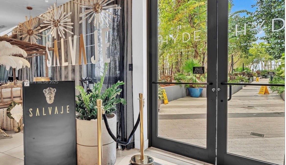 HYDE MIDTOWN - Residential