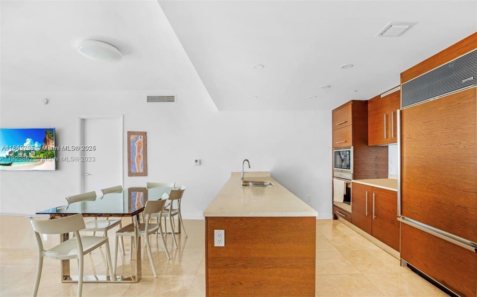 475 Brickell Ave 4909