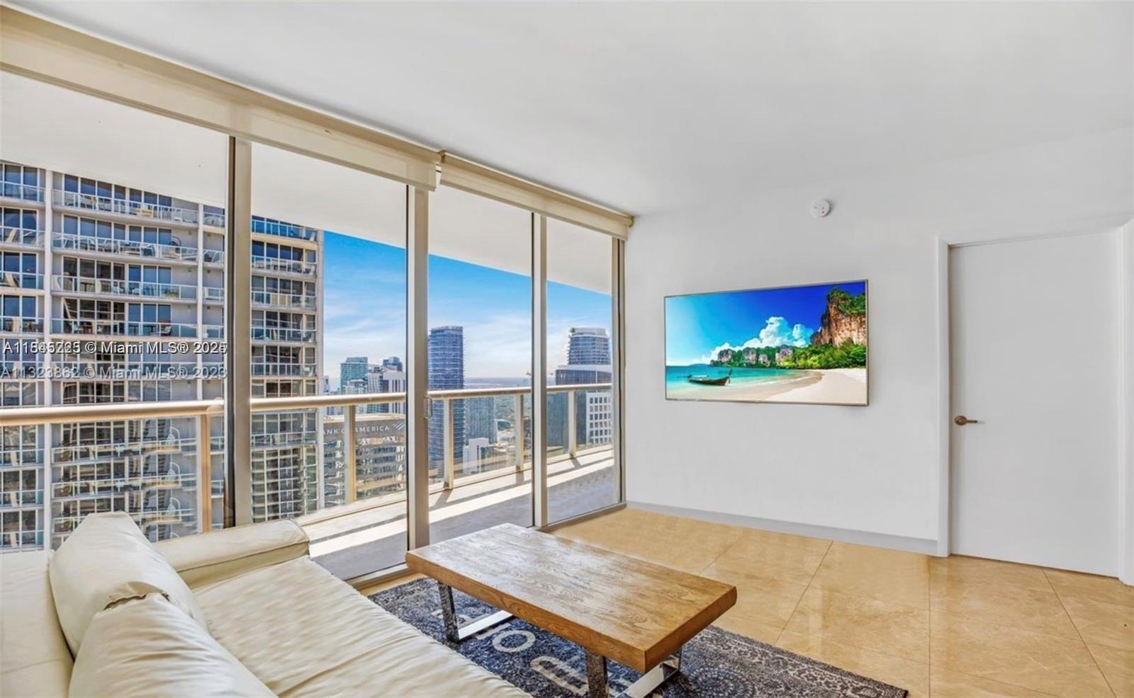 475 Brickell Ave 4909