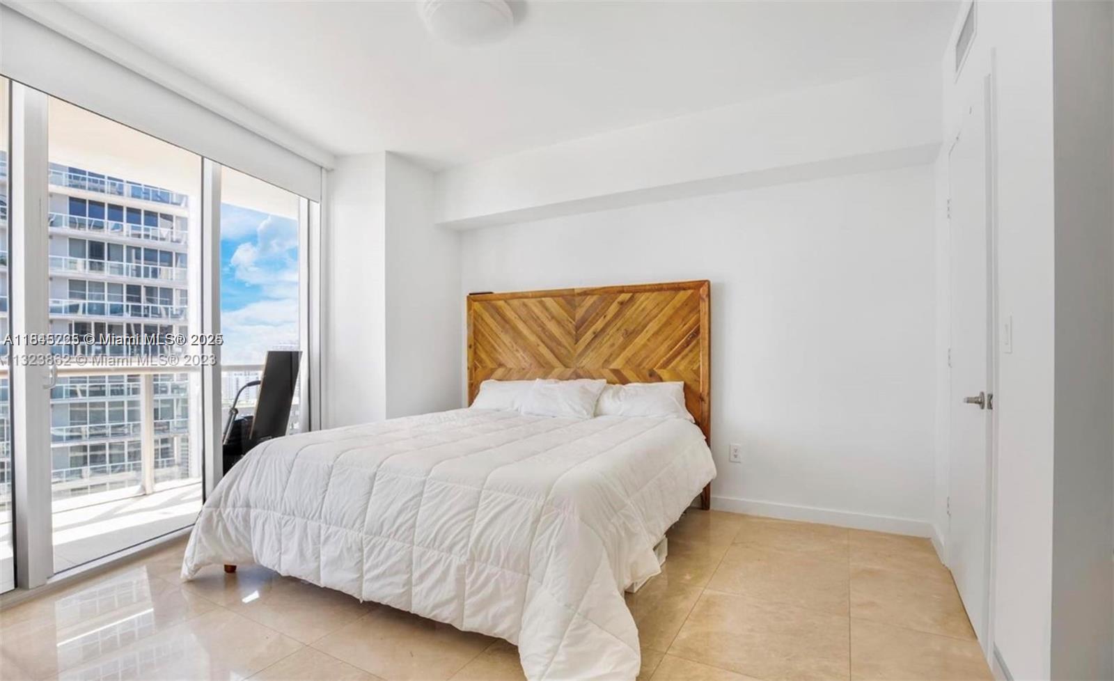 ICONBRICKELL CONDO NO 1 - Residential Lease