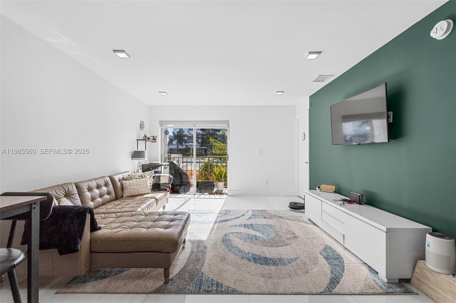 CLINTON CONDO - Residential