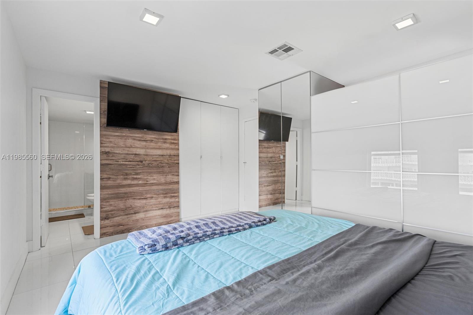 CLINTON CONDO - Residential