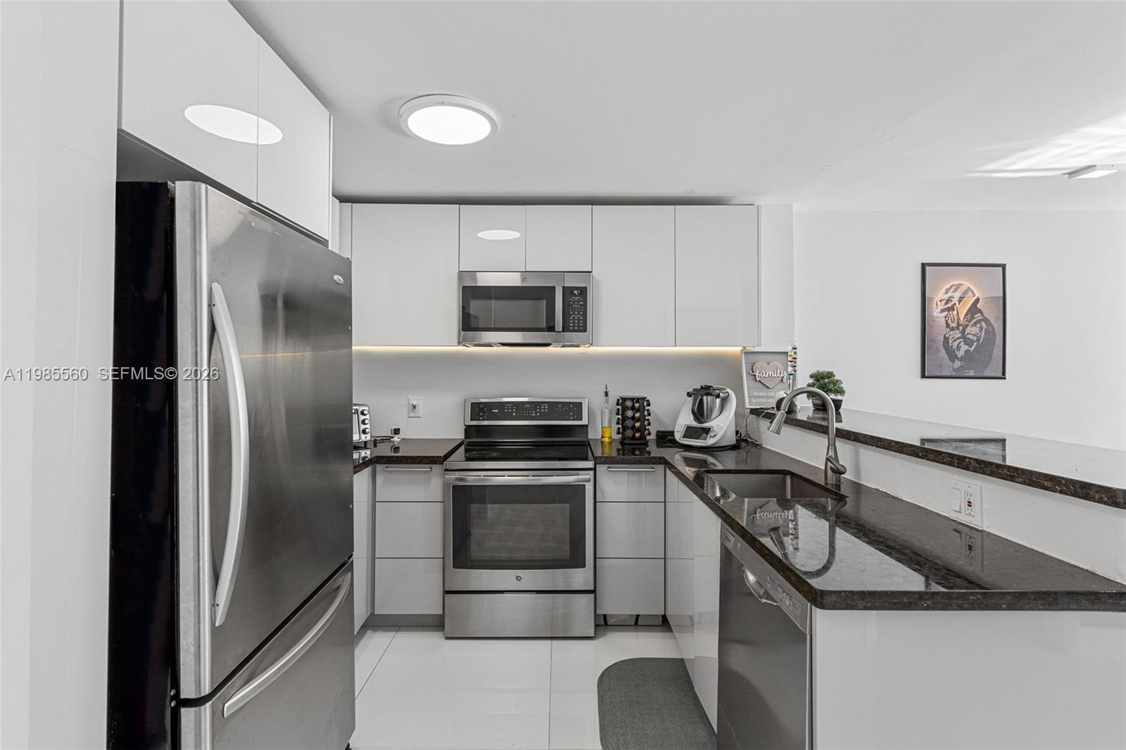 CLINTON CONDO - Residential