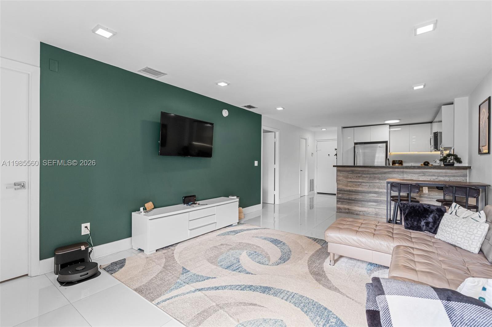 CLINTON CONDO - Residential