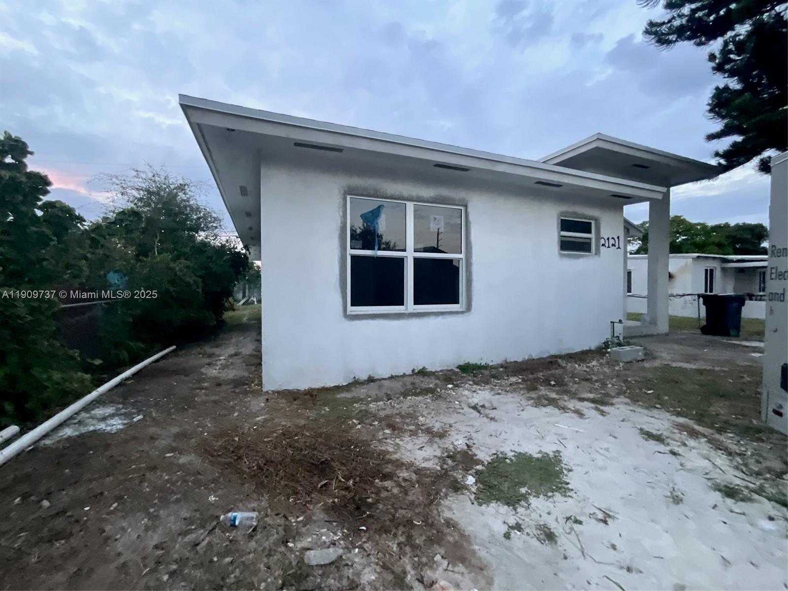 2121 Rutland St, Opa Locka, FL, 33054/$451,000 1 2121 Rutland St