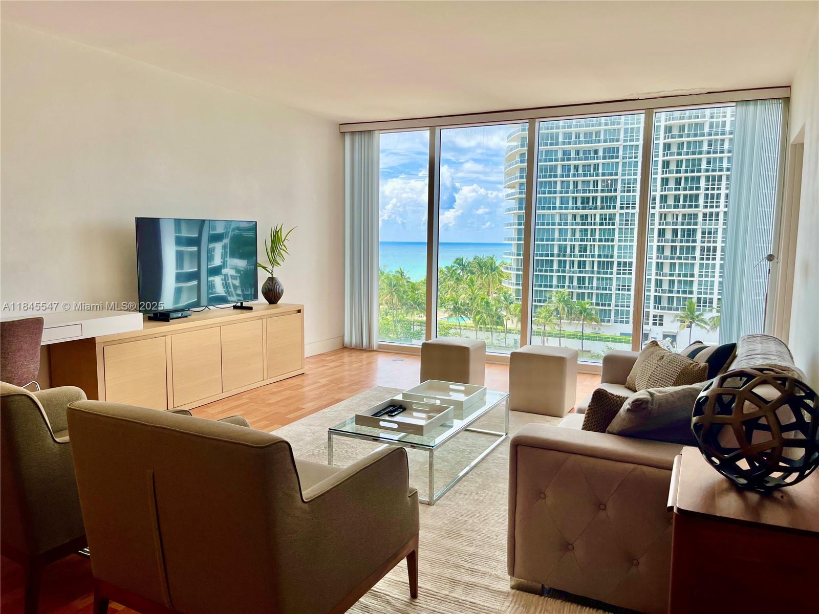 10275 Collins Ave 716