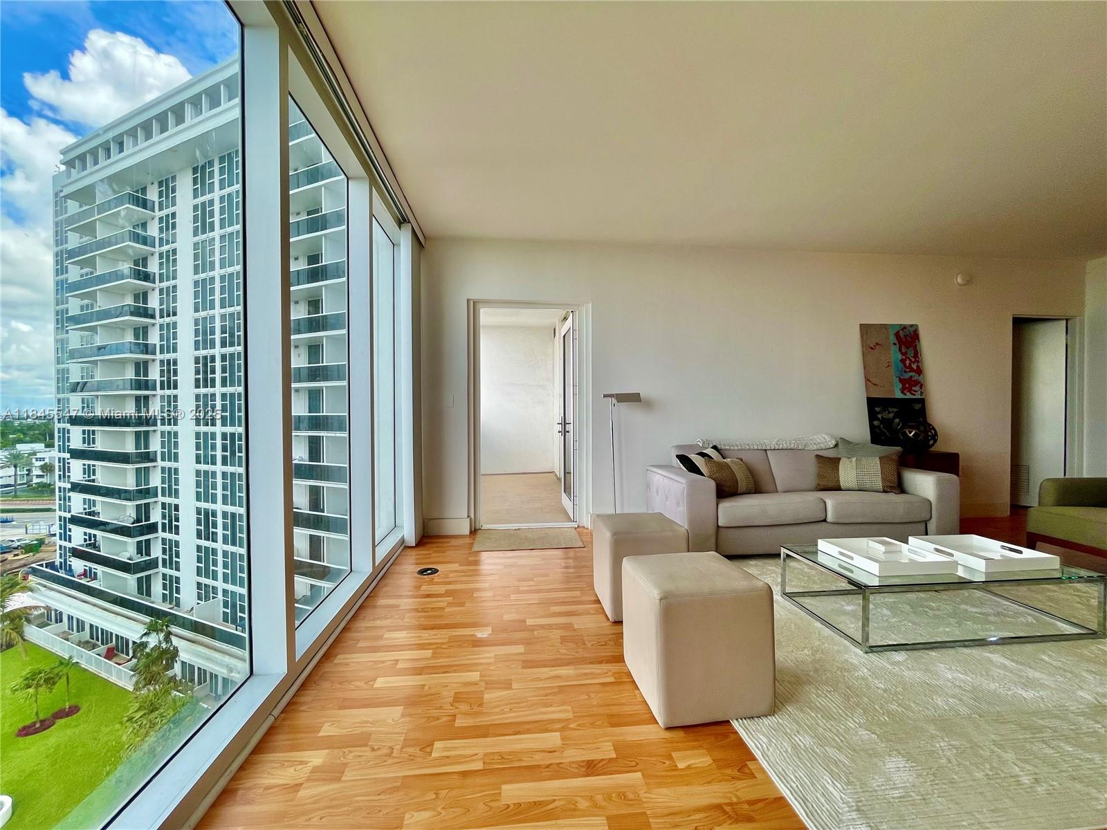 10275 Collins Ave 716