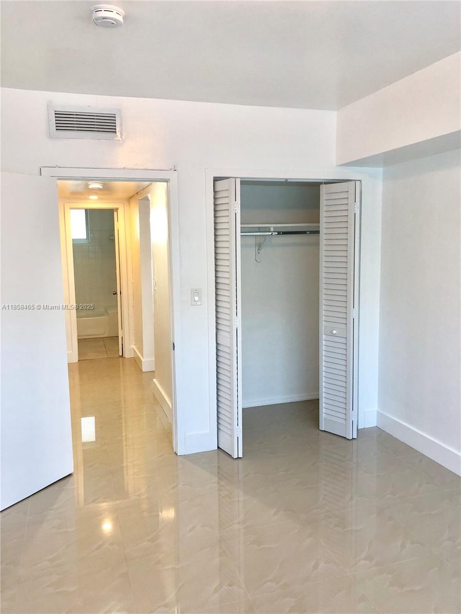 8227 Crespi Blvd 3