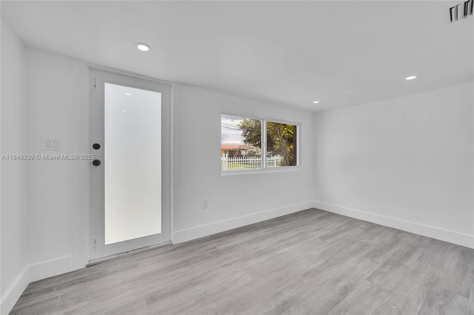 5658 SW 1st St, Miami, FL, 33134/$689,000 3 5658 SW 1st St