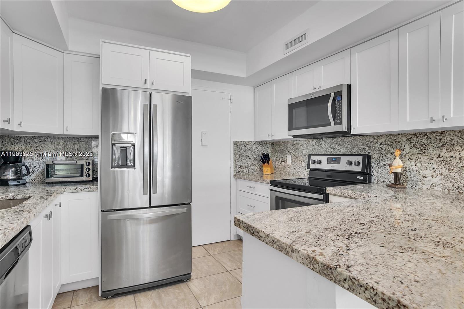 ALEXANDER TOWERS CONDO - Residential