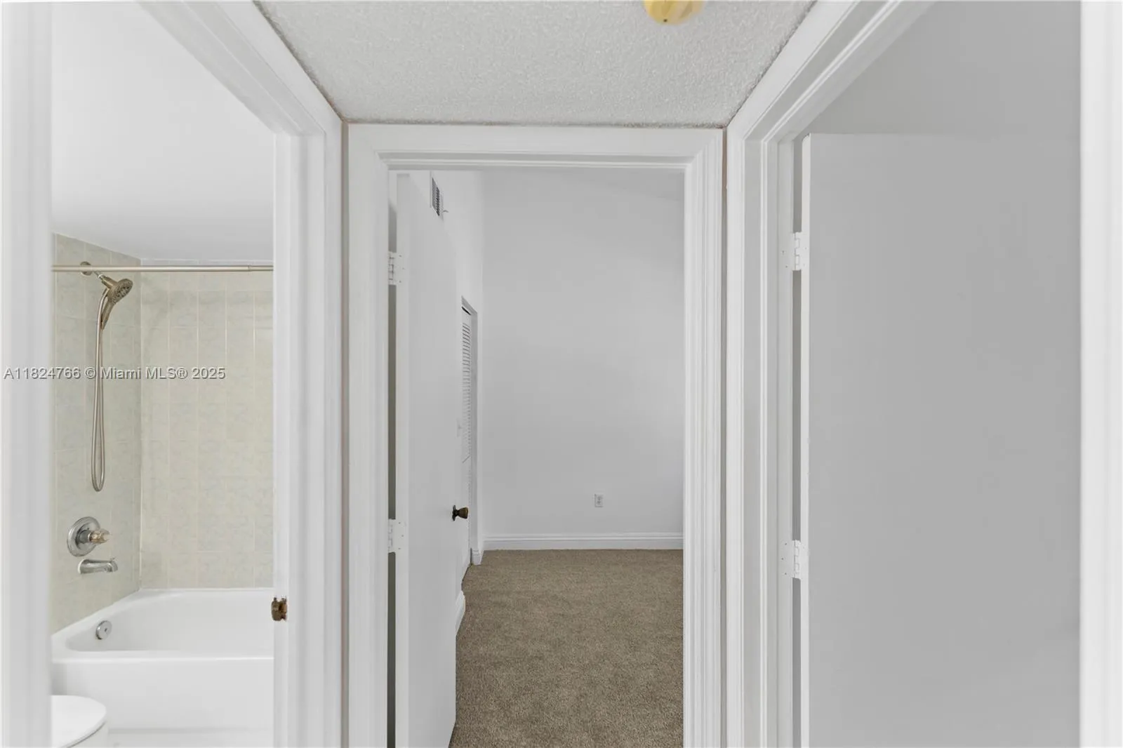 Miami, Florida 33183, United States, 3 Bedrooms Bedrooms, ,2 BathroomsBathrooms,Residential,Active,153627