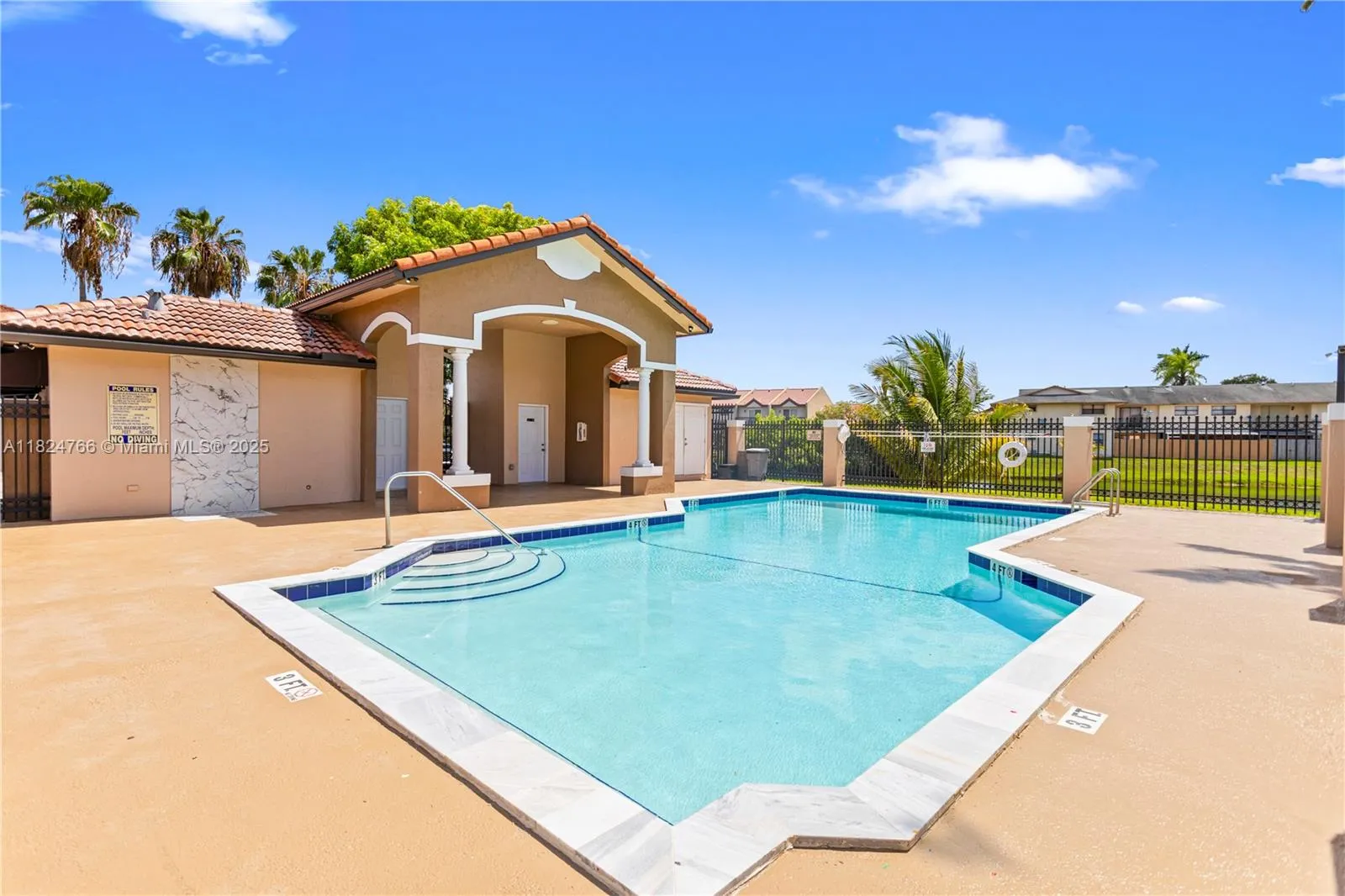 Miami, Florida 33183, United States, 3 Bedrooms Bedrooms, ,2 BathroomsBathrooms,Residential,Active,153627