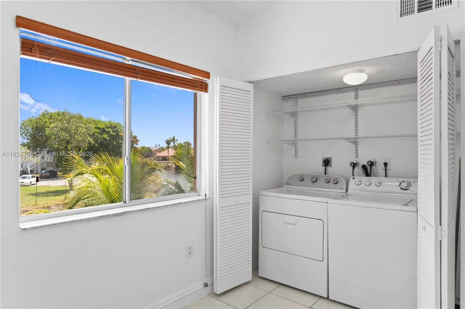 Miami, Florida 33183, United States, 3 Bedrooms Bedrooms, ,2 BathroomsBathrooms,Residential,Active,153627