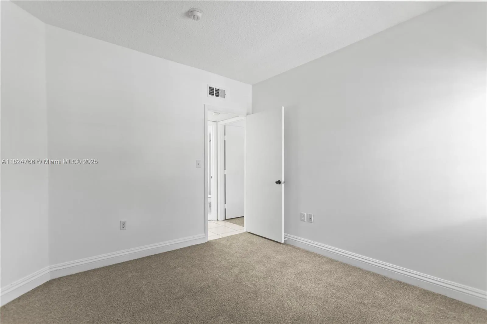 Miami, Florida 33183, United States, 3 Bedrooms Bedrooms, ,2 BathroomsBathrooms,Residential,Active,153627