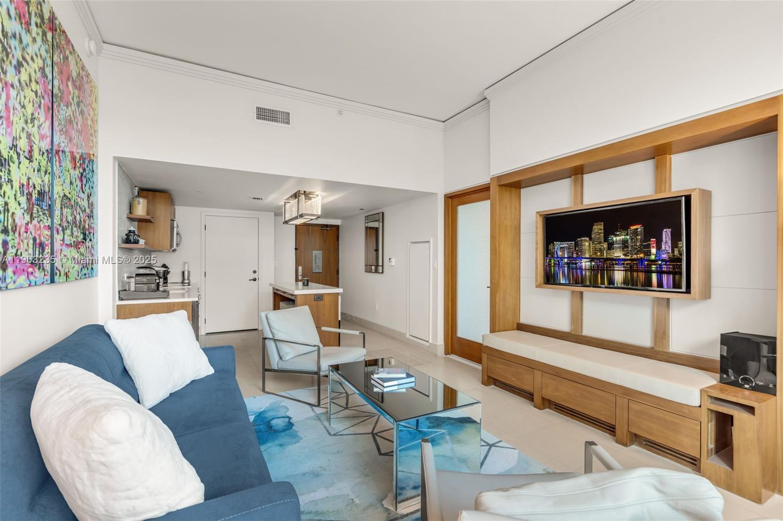 6801 Collins Ave Door #214 Legal Door #209