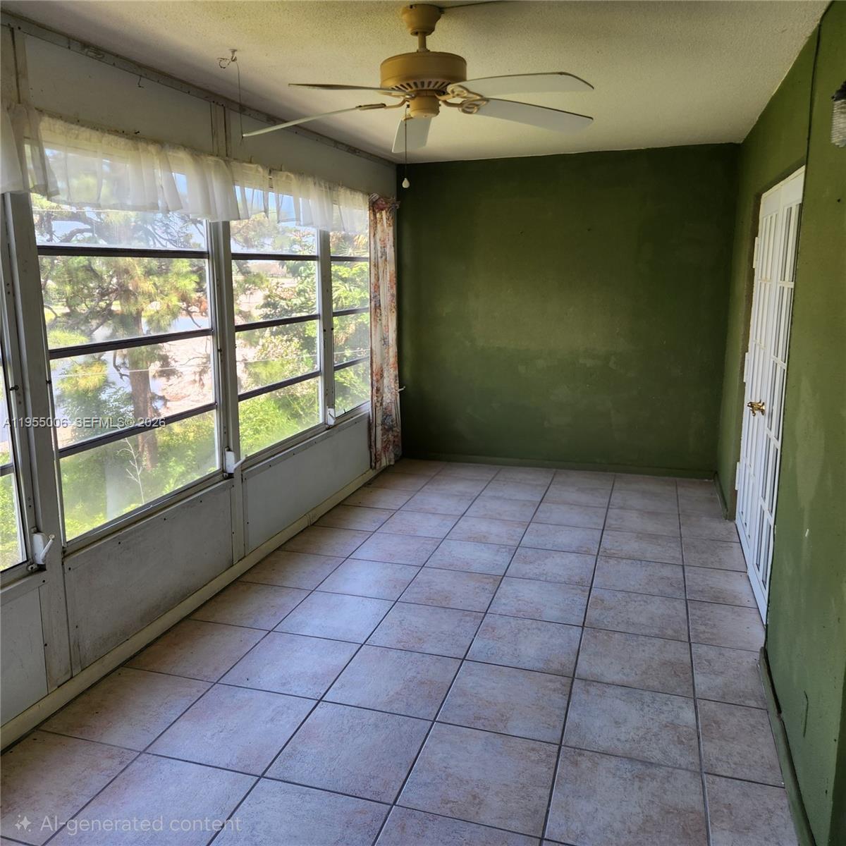 SOUTHAMPTON CONDO - Residential