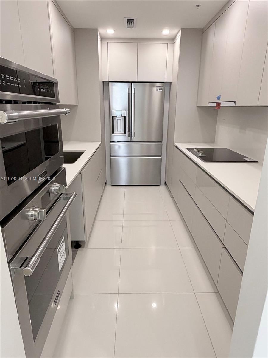 RESIDENCES ON HOLLYWOOD B - Residential