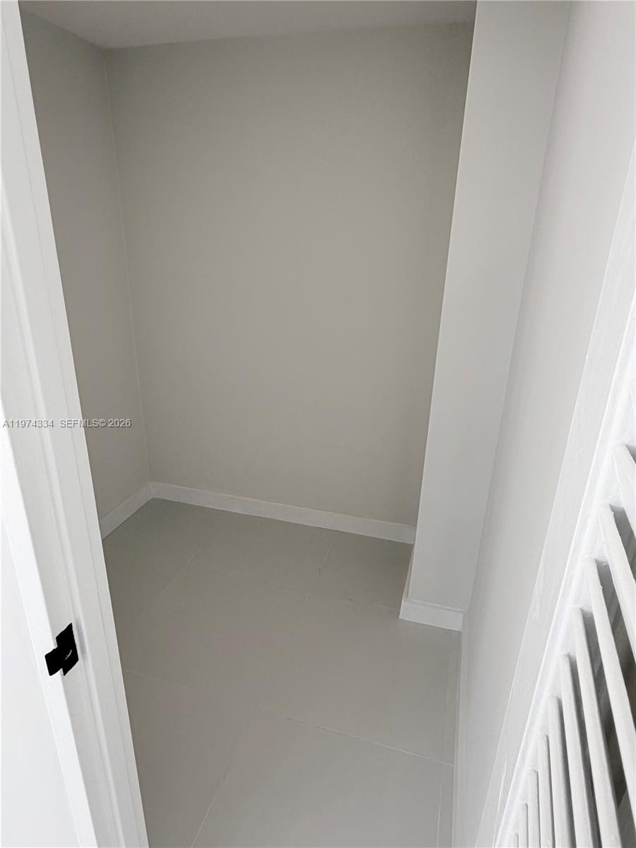 RESIDENCES ON HOLLYWOOD B - Residential