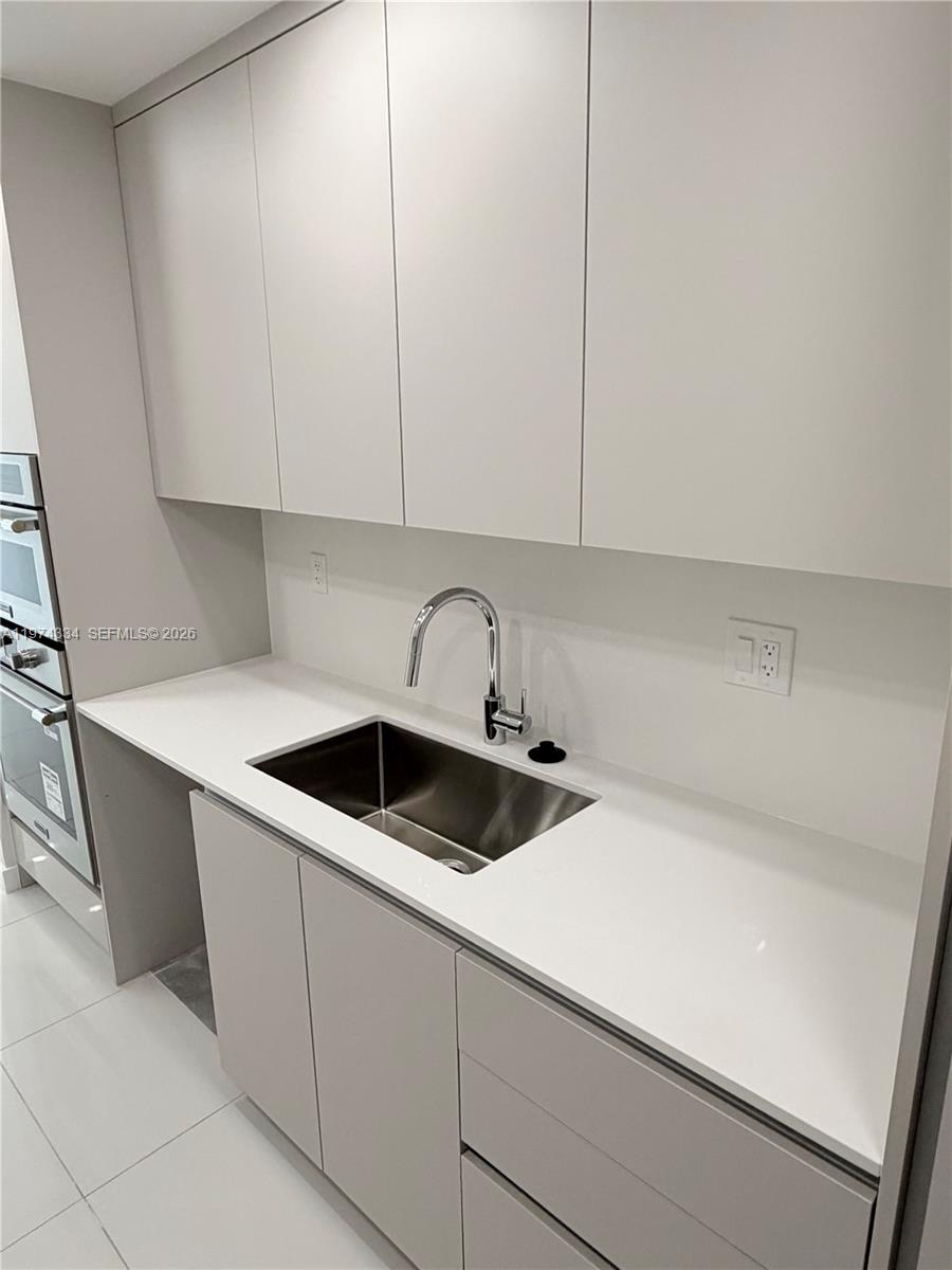 RESIDENCES ON HOLLYWOOD B - Residential