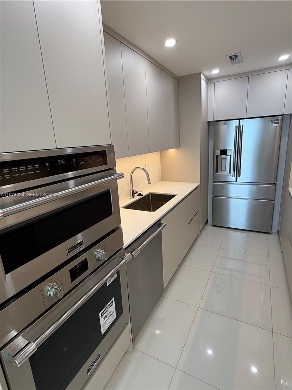 Photo of 3001 S Ocean Dr #511, Hollywood, FL 33019 (MLS # A11974334)