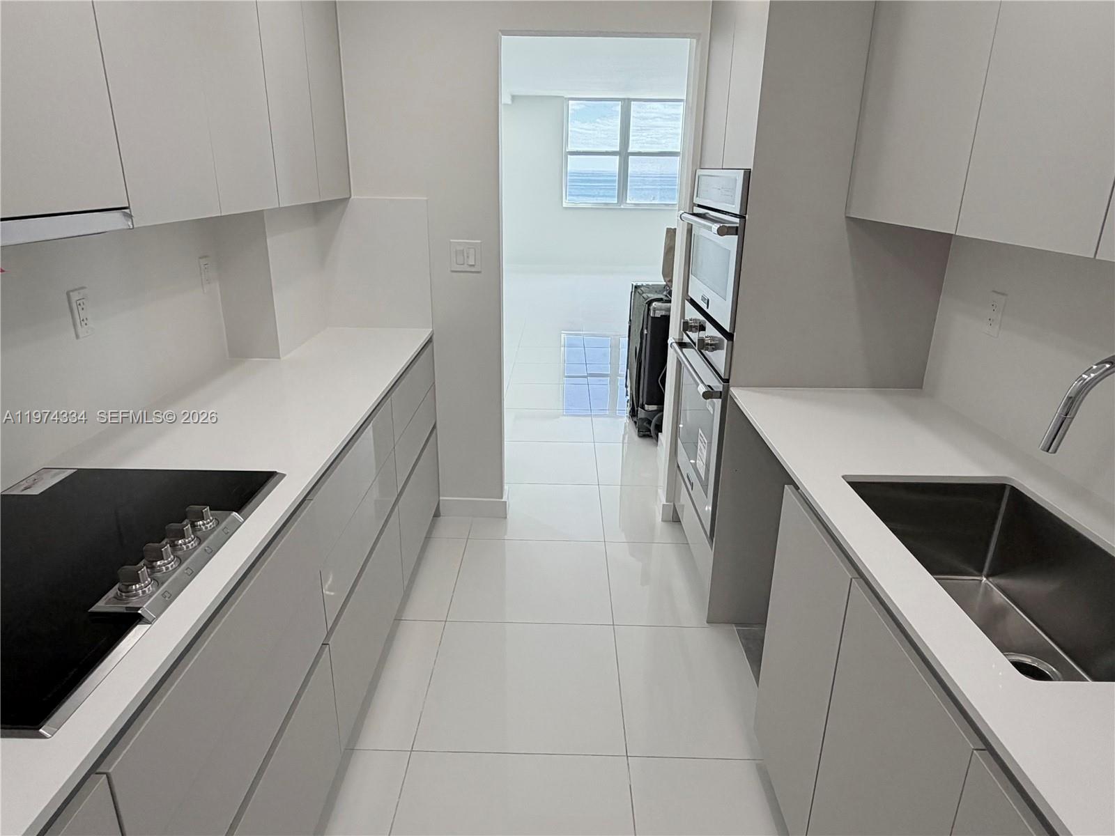 RESIDENCES ON HOLLYWOOD B - Residential