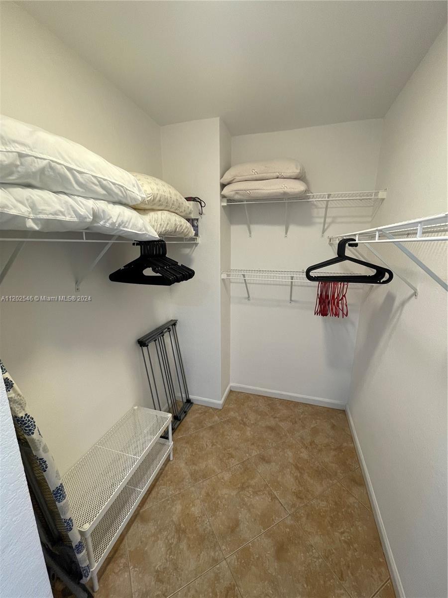 WAVE CONDO - Residential Lease