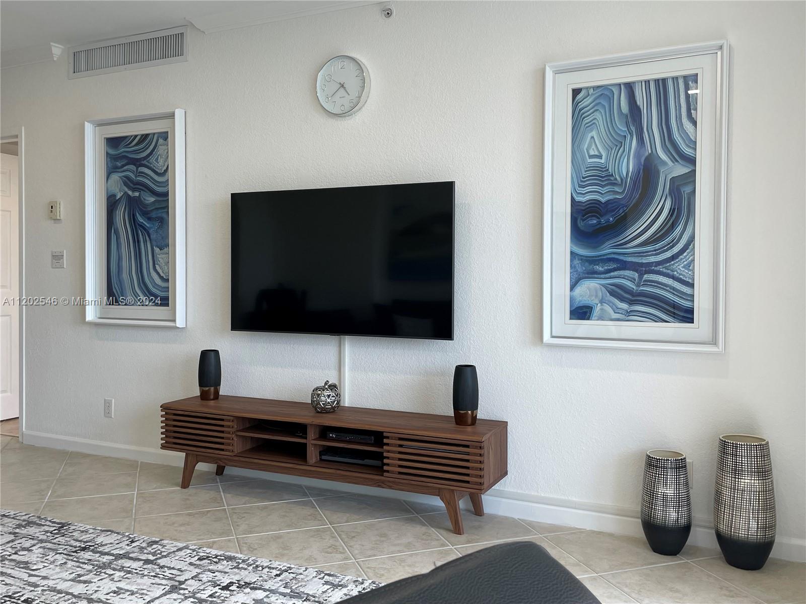 WAVE CONDO - Residential Lease