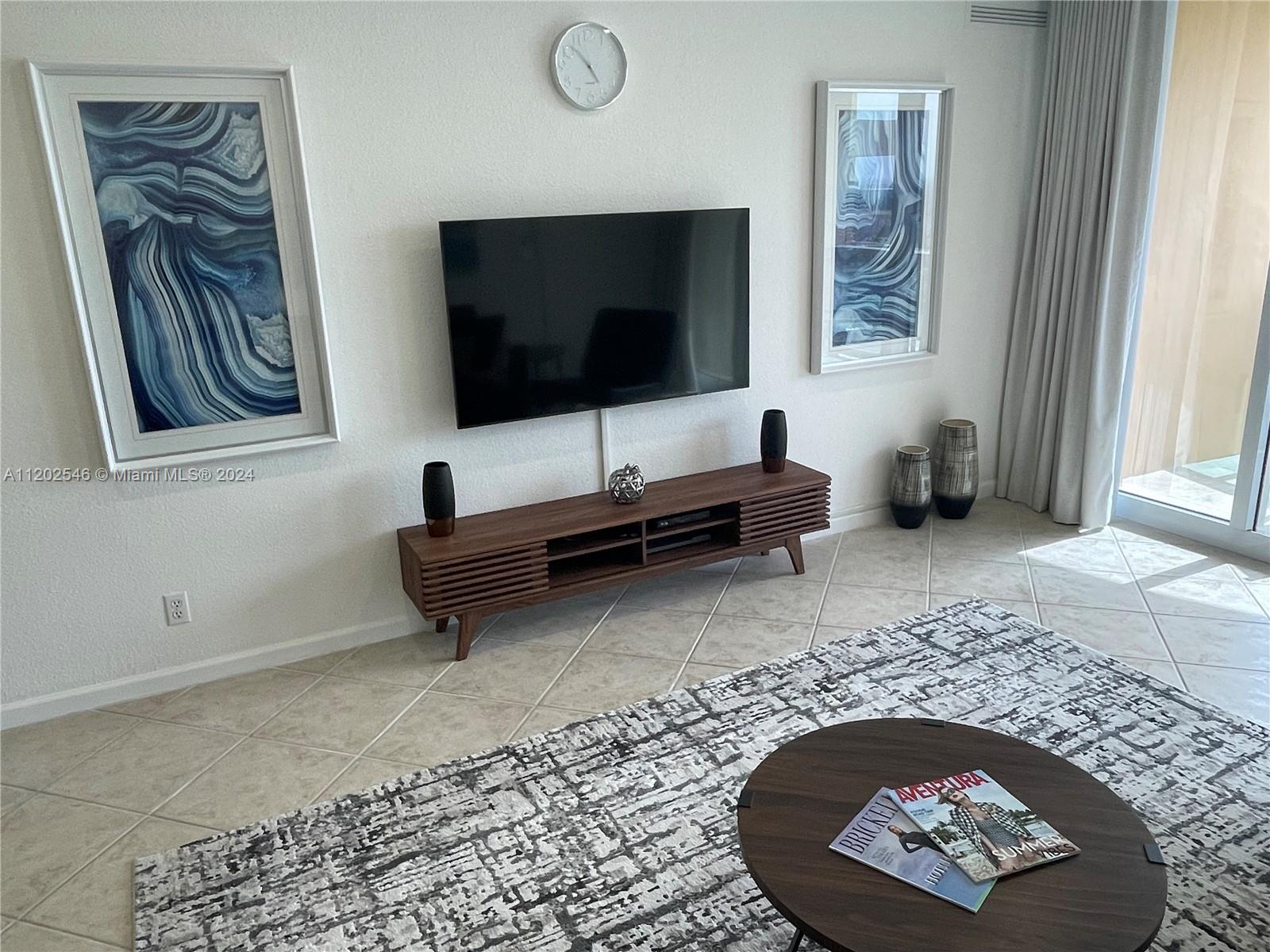 WAVE CONDO - Residential Lease