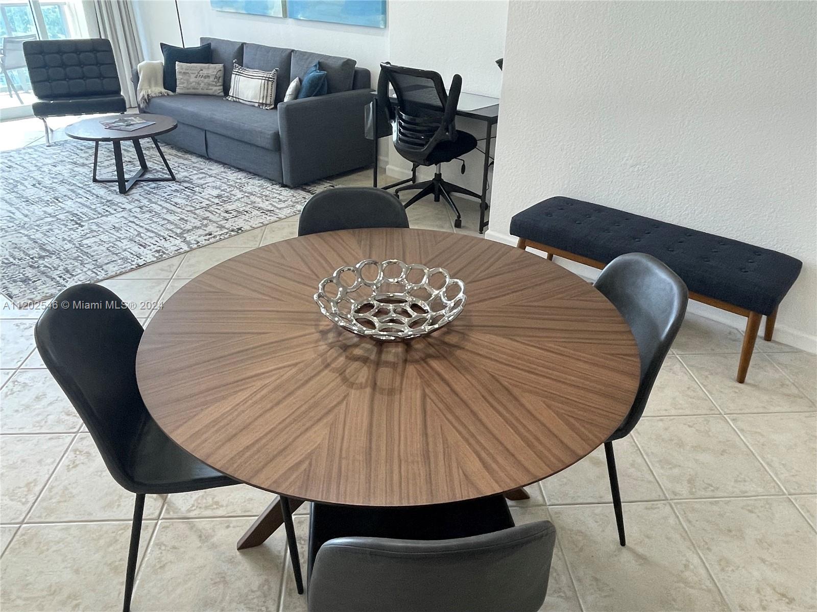 WAVE CONDO - Residential Lease