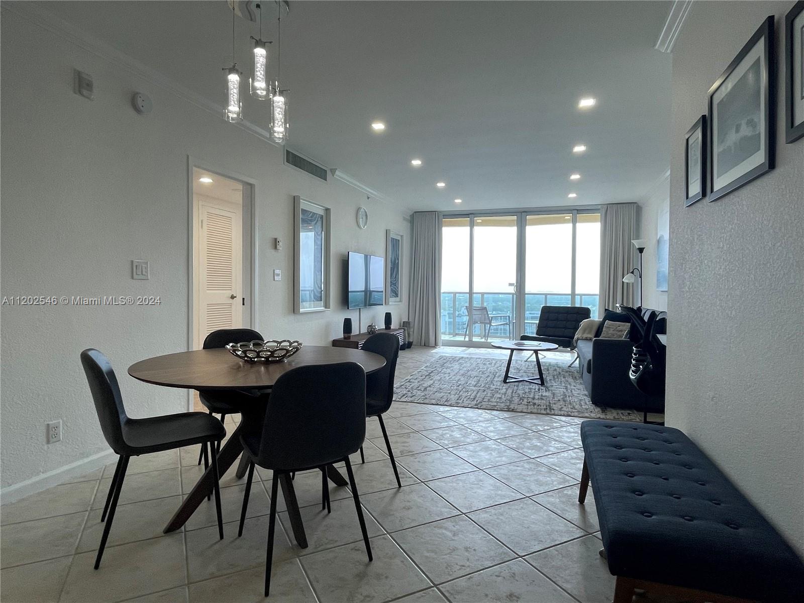 WAVE CONDO - Residential Lease