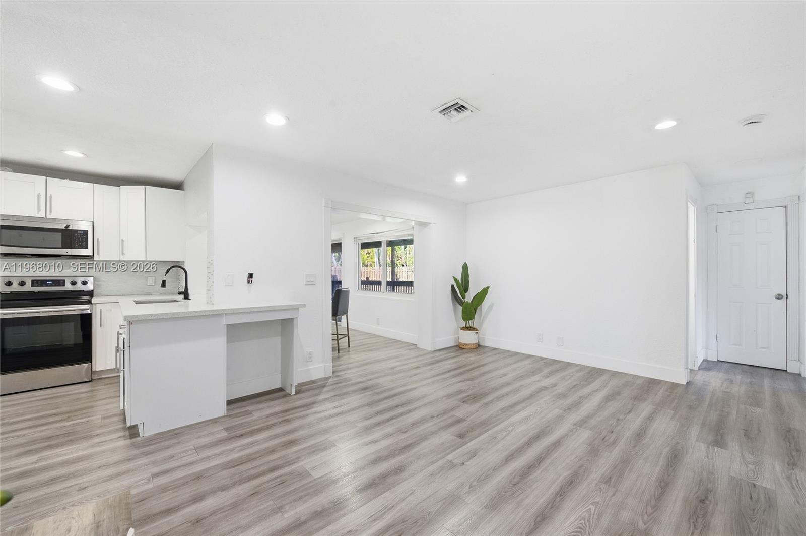 FOREST HILLS SOUTH - Residential