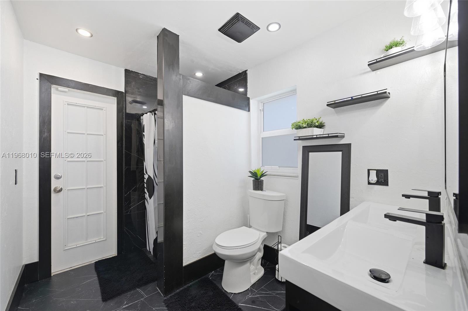 FOREST HILLS SOUTH - Residential