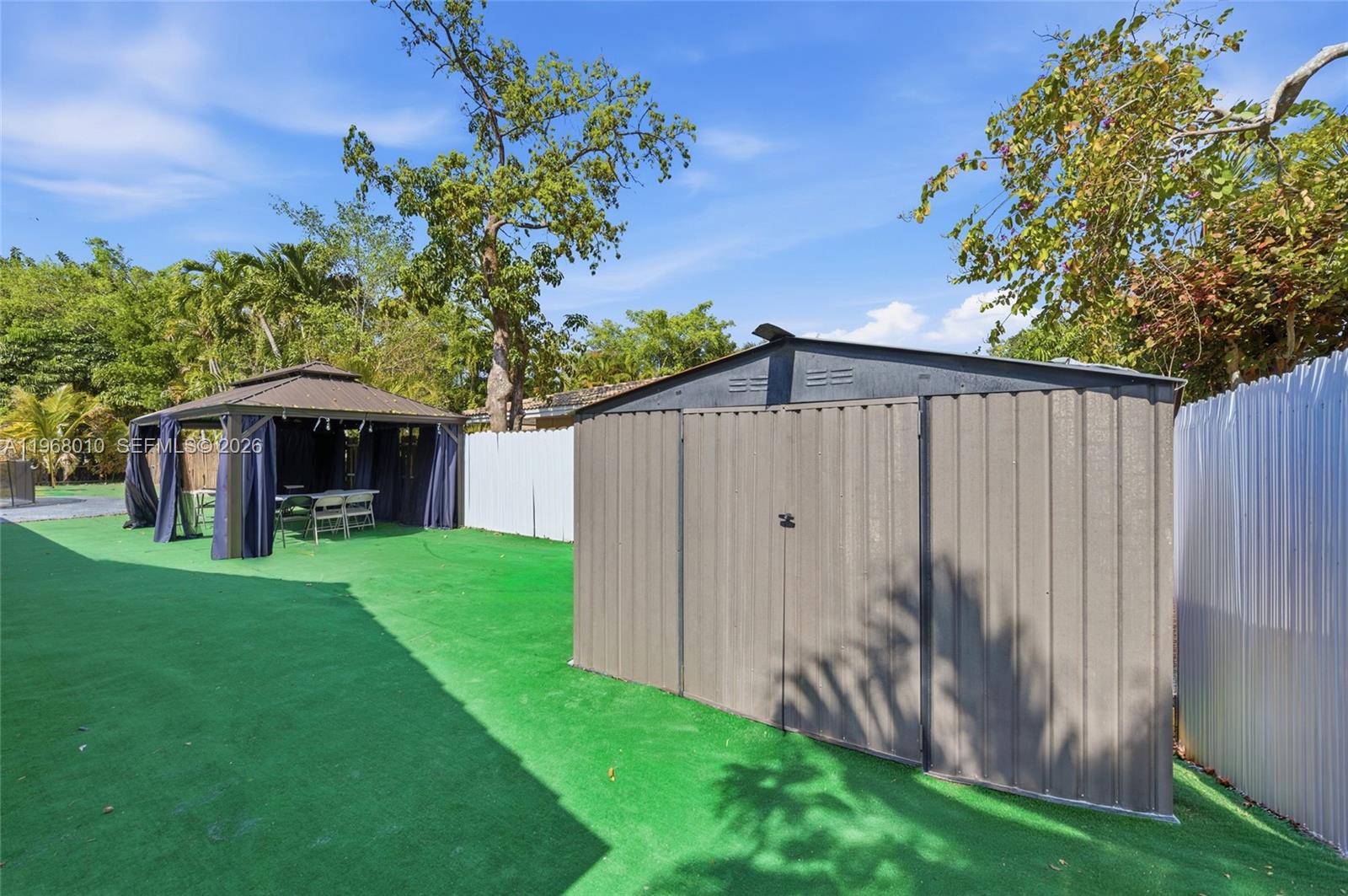 FOREST HILLS SOUTH - Residential