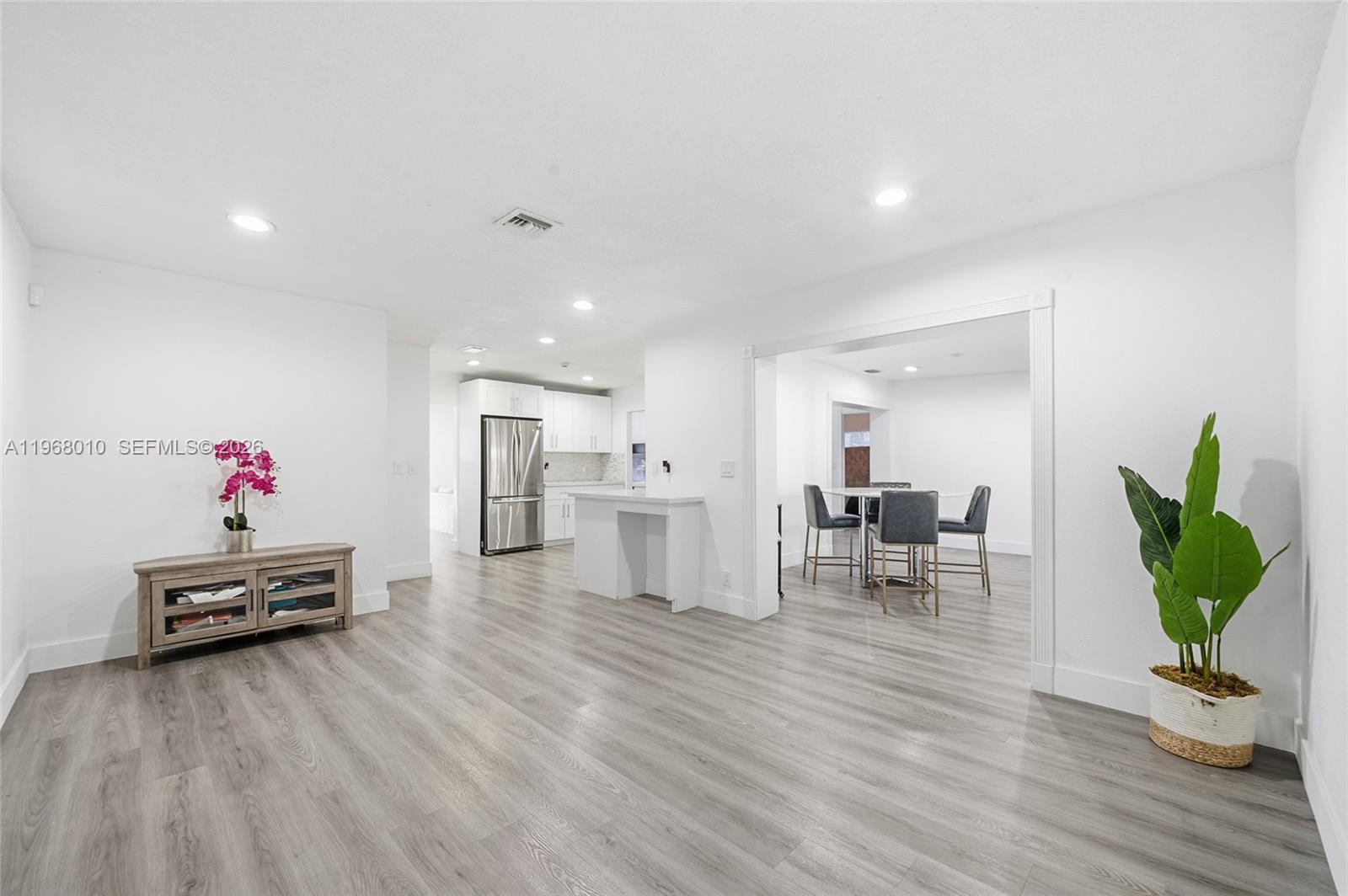 FOREST HILLS SOUTH - Residential