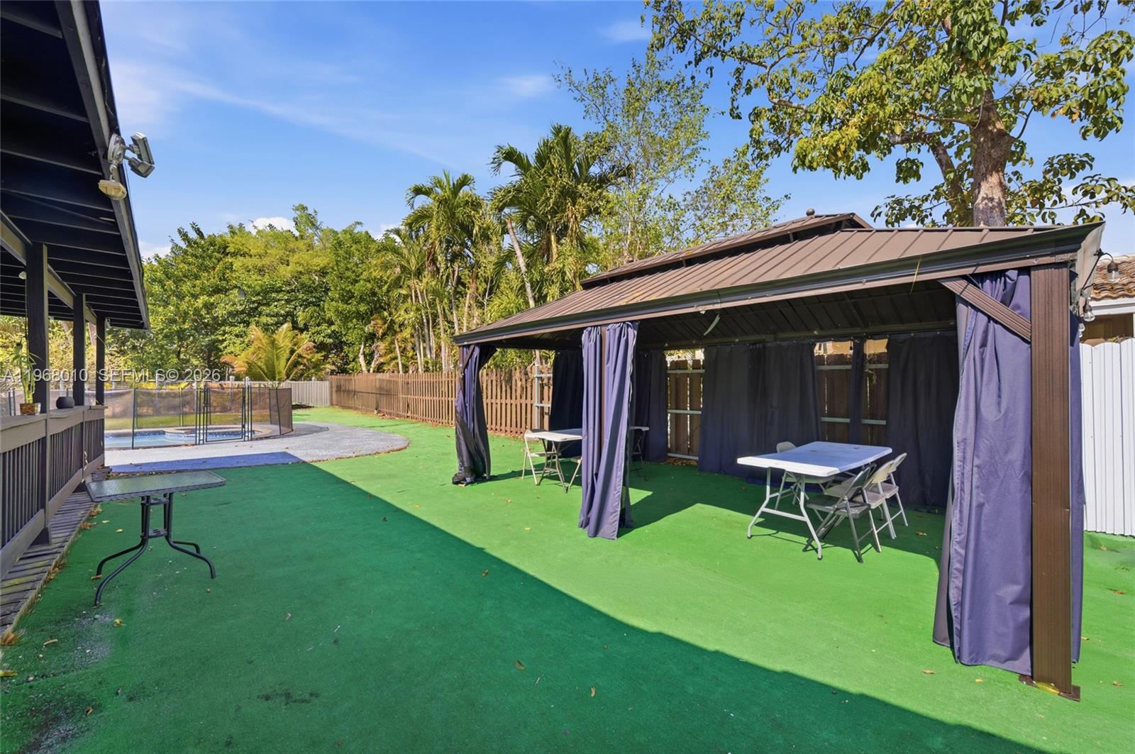 FOREST HILLS SOUTH - Residential