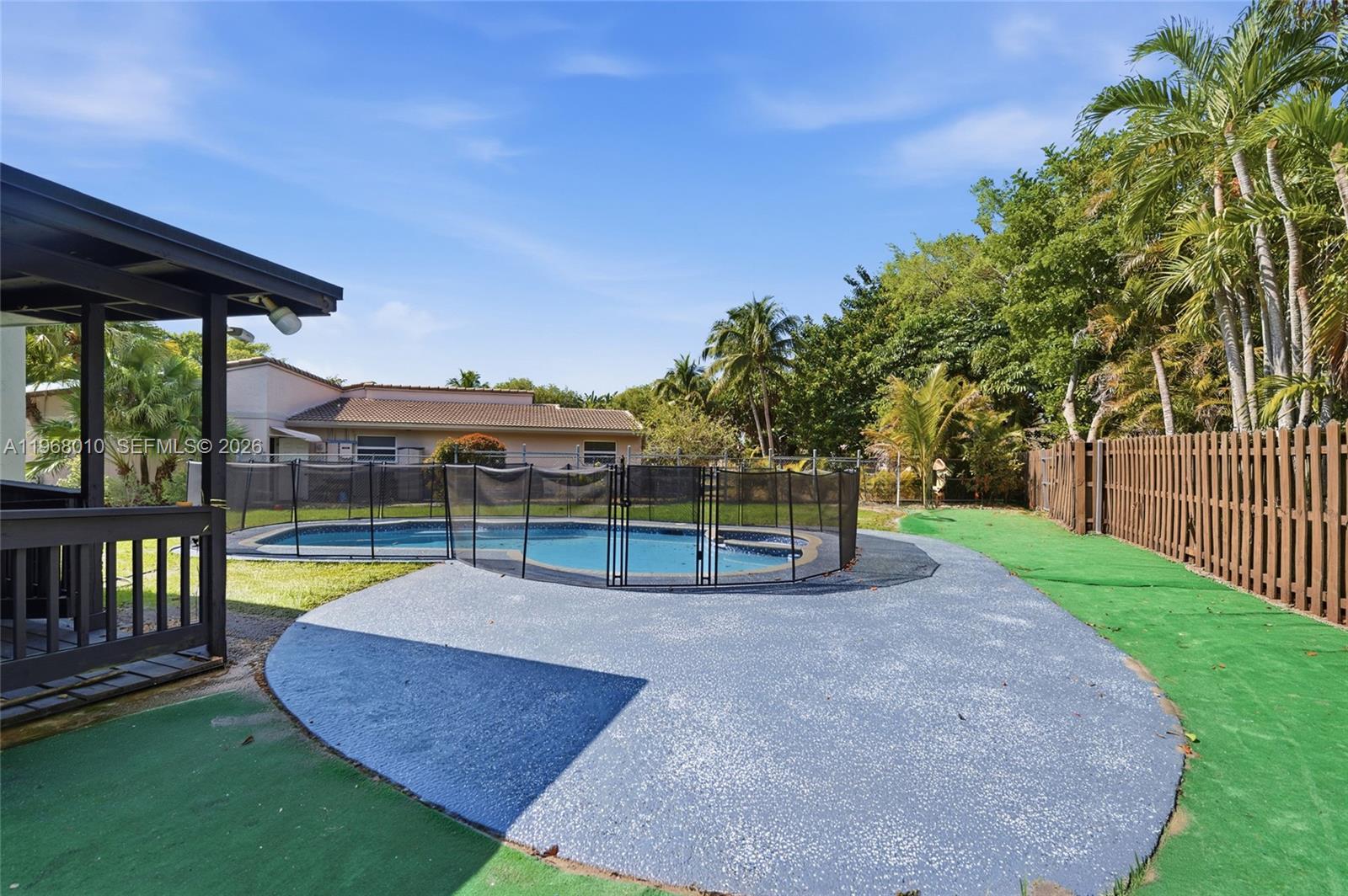 FOREST HILLS SOUTH - Residential