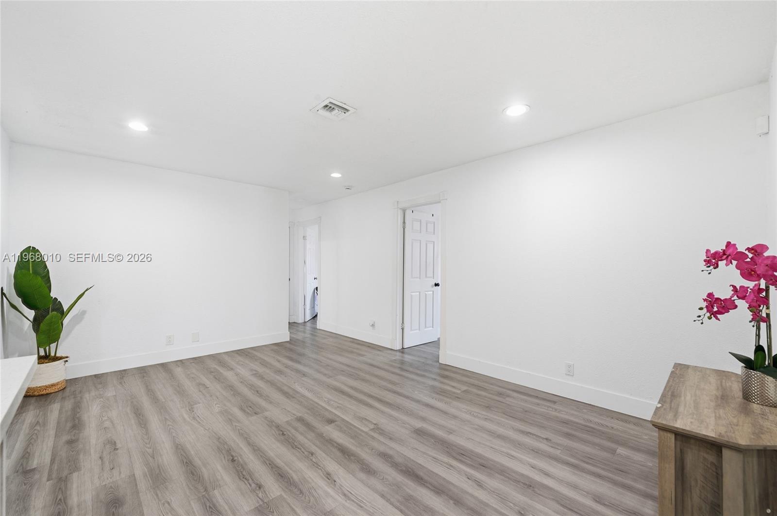 FOREST HILLS SOUTH - Residential