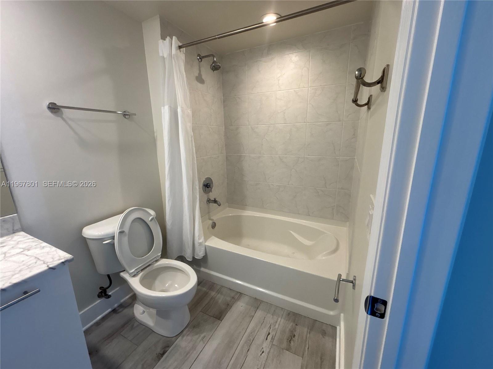 THE PLAZA 851 BRICKELL CO - Residential