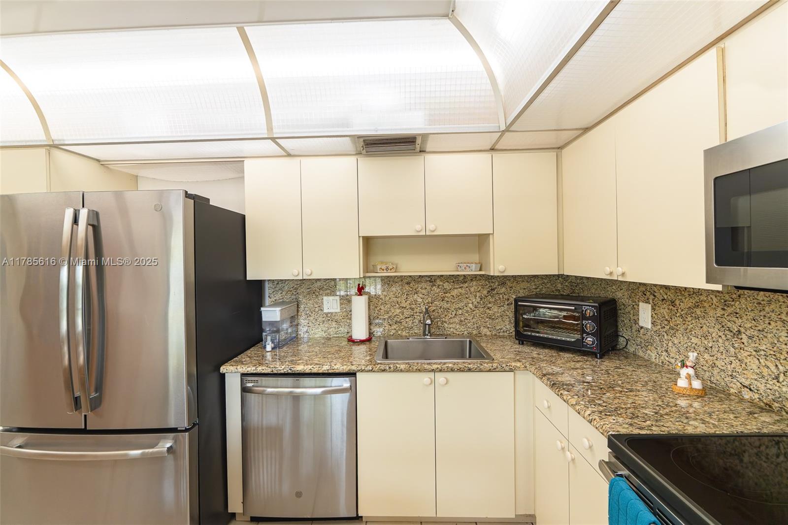 NO 14 PALM-AIRE COUNTRY C - Residential