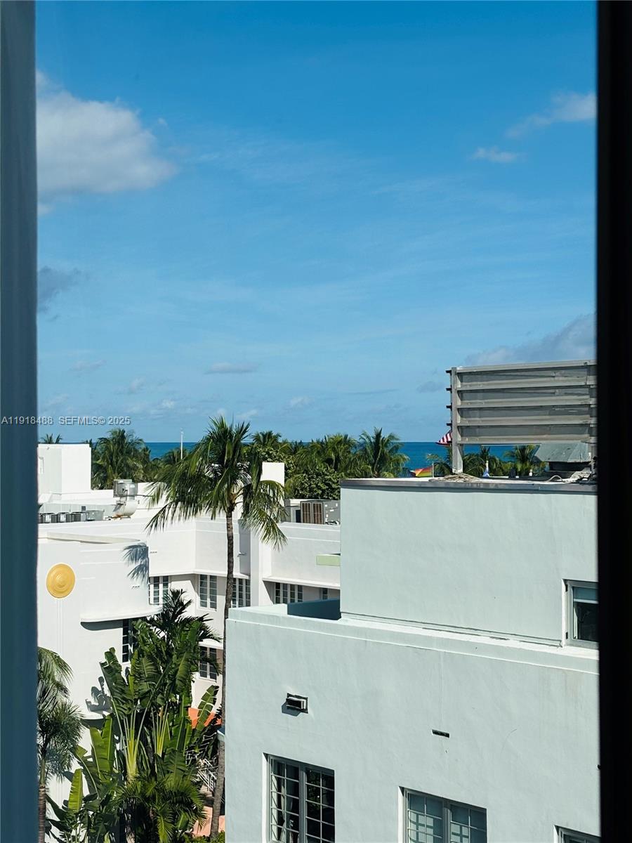 ISLANDER CONDO APTS - Residential