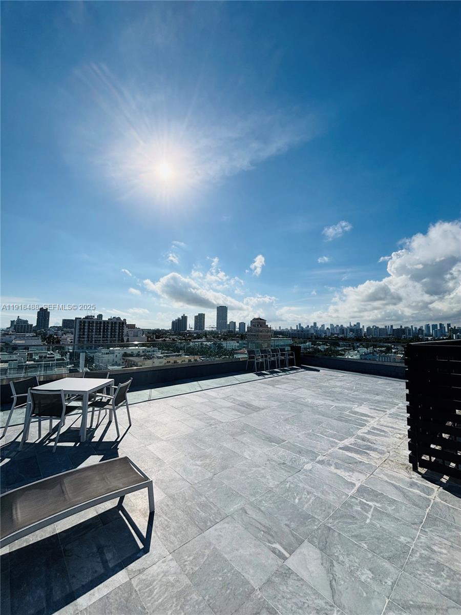 ISLANDER CONDO APTS - Residential