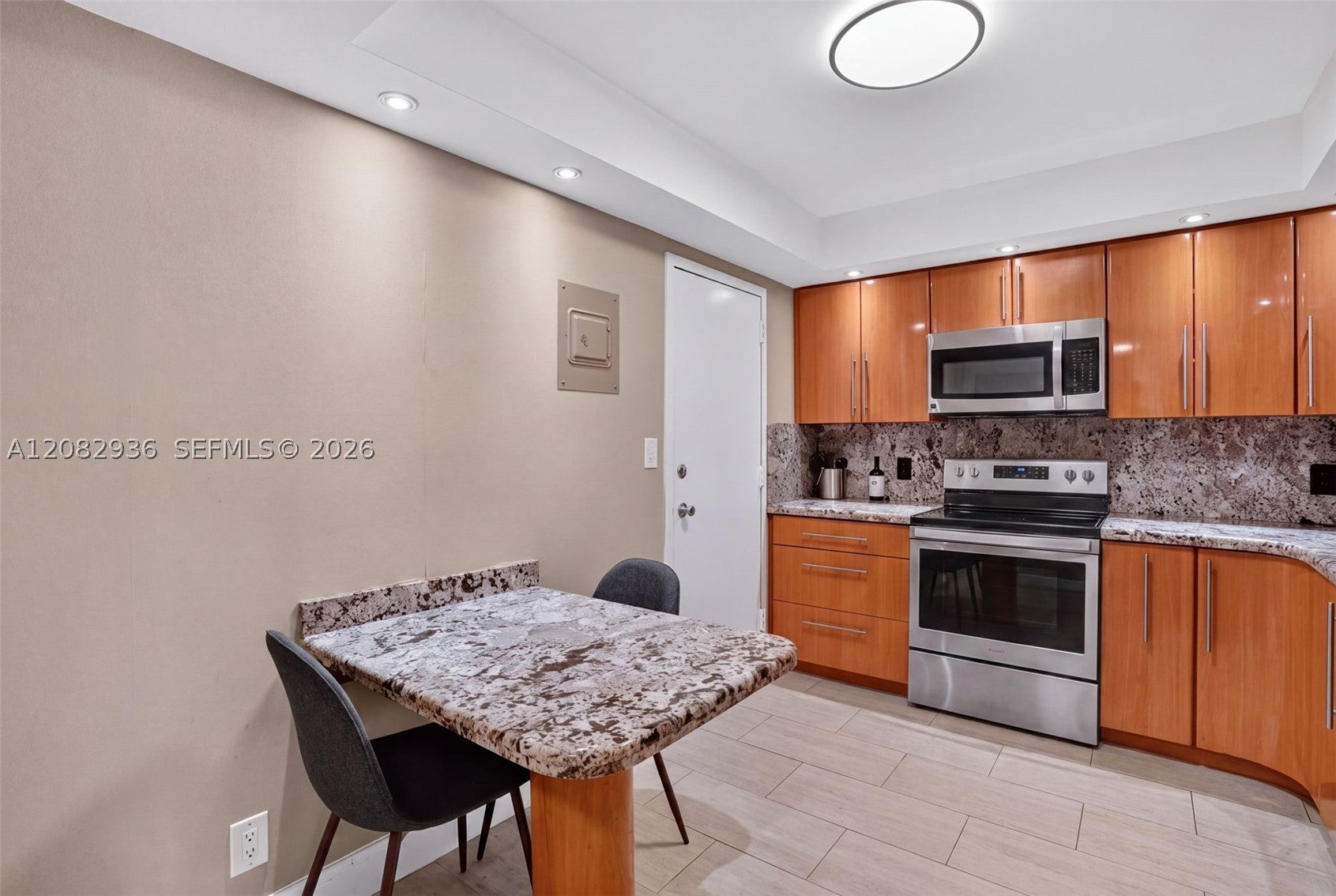 427 Golden Isles Dr 11C