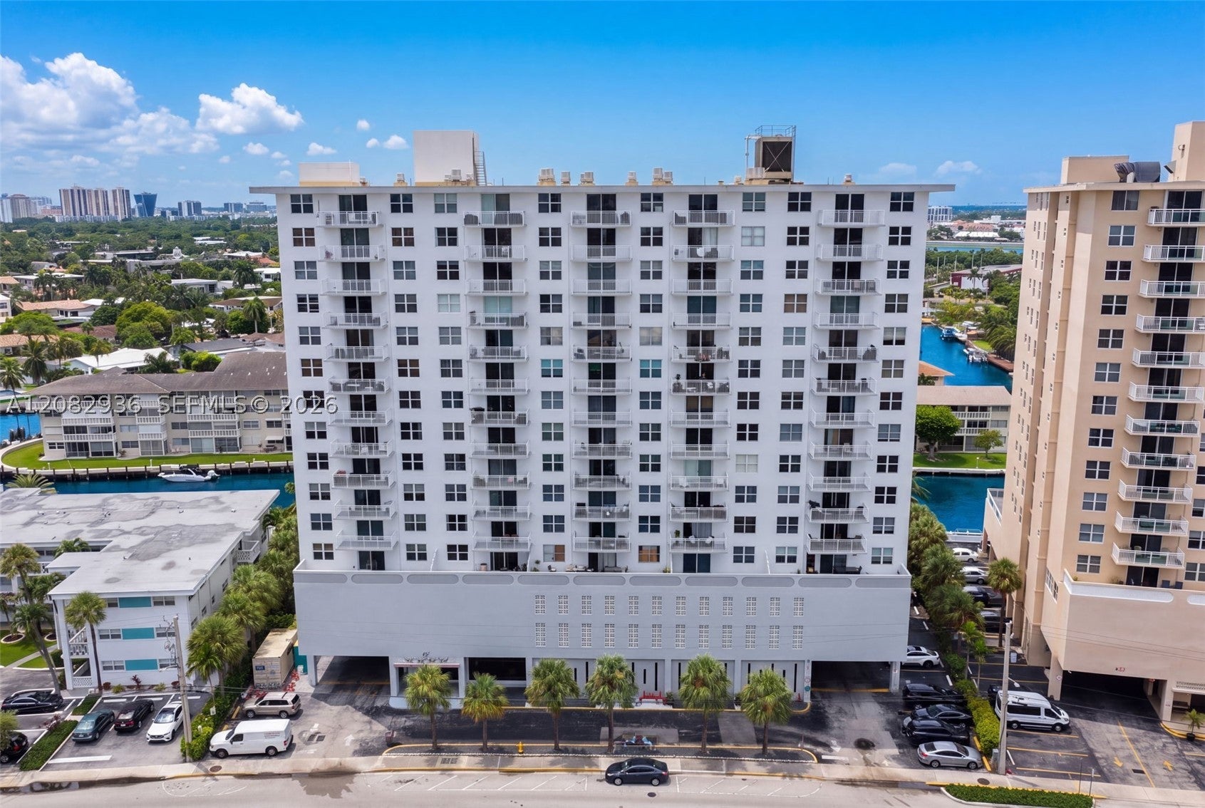 427 Golden Isles Dr 11C