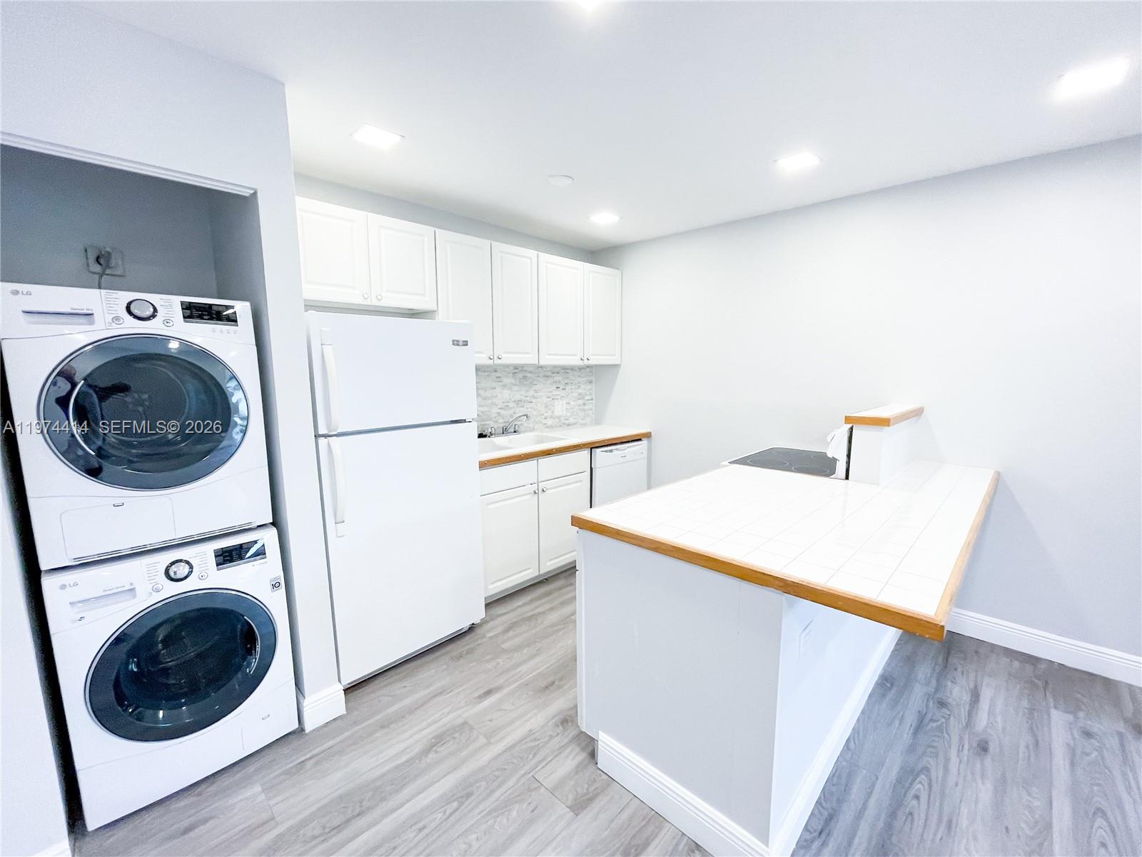 MY PLACE CONDO - Residential Lease